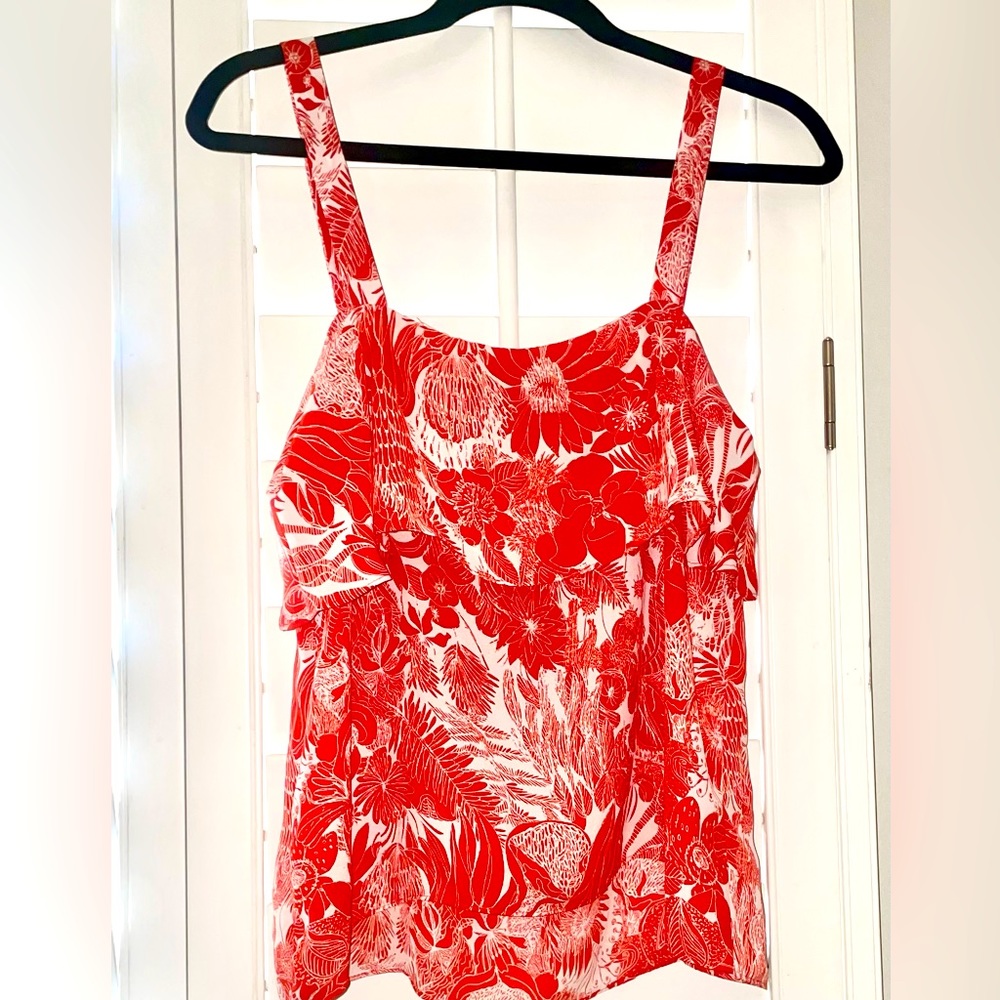 H&M tank top, flows nicely, great top!!